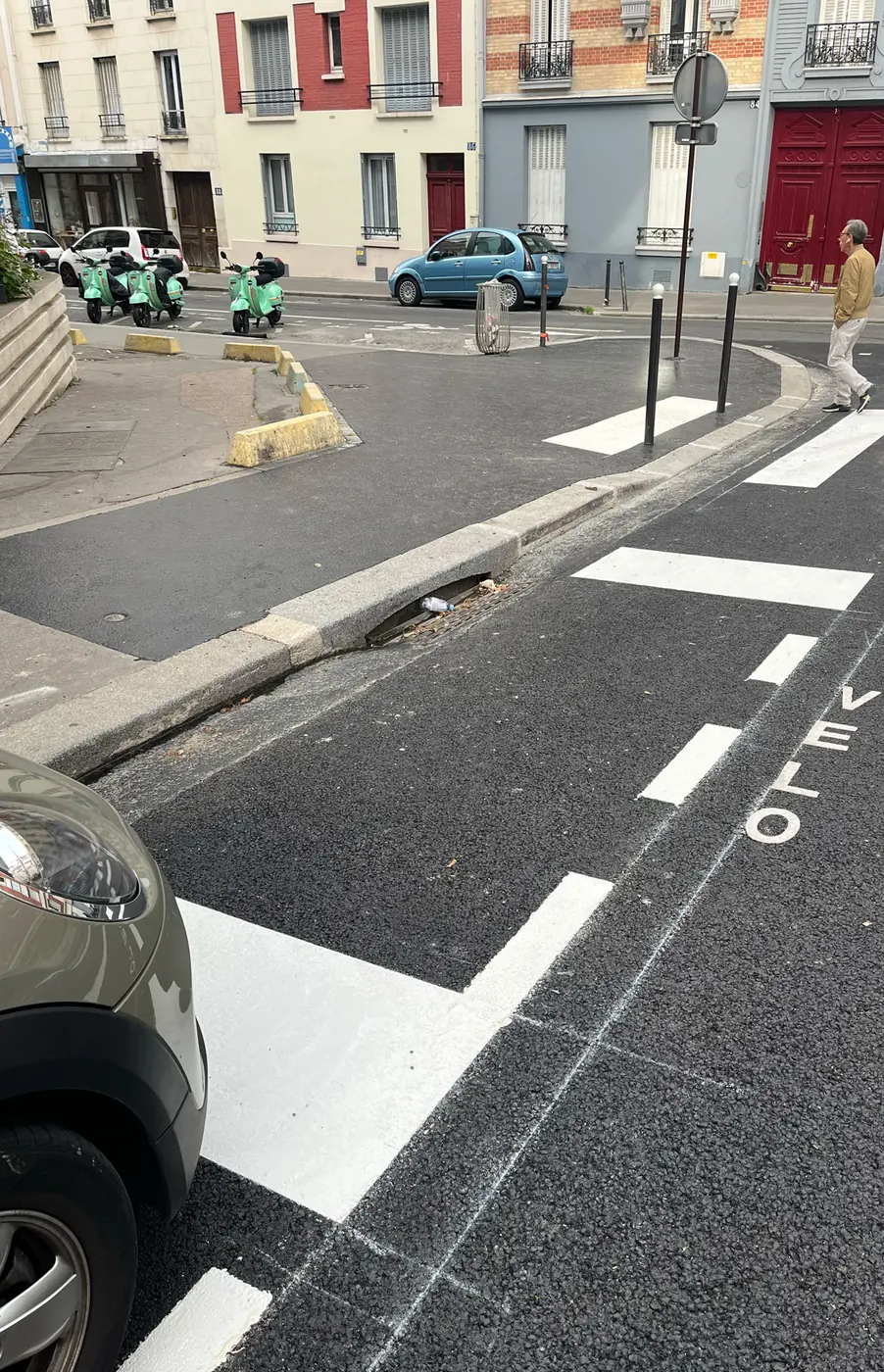 Installation abri vélo réalisé par SPTP en Seine-Saint-Denis – photo 1